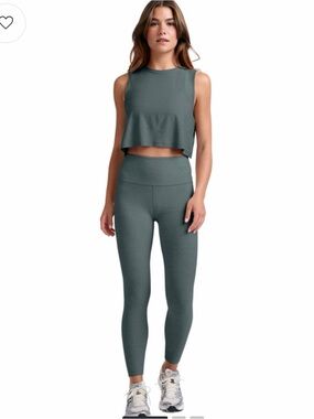 Beyond Yoga featherweight Crop Tank Top Storm Heather color